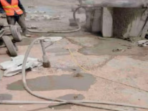 武昌水泥混凝土路面板底注浆技术 路面脱空注浆整治方案